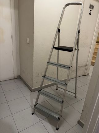 Escalera plegable 5 peldaños