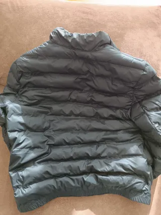 Cazadora acolchada azul marino