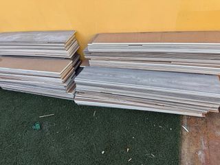 Lote de tarima flotante gris parquet