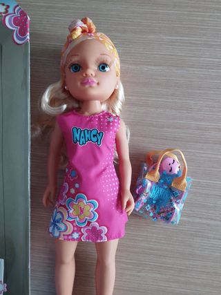 Muñeca Nancy ¿Qué Hay En Mi Bolso?
