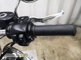 HARLEY DAVIDSON SPORTSTER 883 LOW 2010 23983 kms.