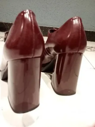 Zapatos Mery Jane Tacón Bloque Charol bourdeos