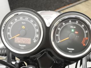 TRIUMPH BONNEVILLE T100 2015 29298 kms.