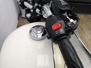TRIUMPH BONNEVILLE T100 2015 29298 kms.