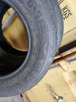 Se vende 2 Neumáticos en perfecto estado