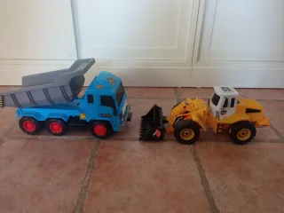 Camión volquete y pala excavadora de juguete