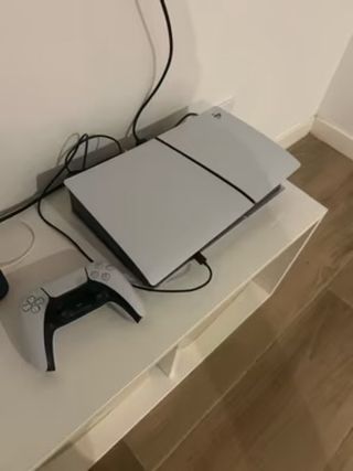 Consola Sony PS5 + mando negro