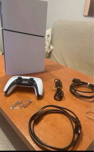 Consola Sony PS5 + mando negro