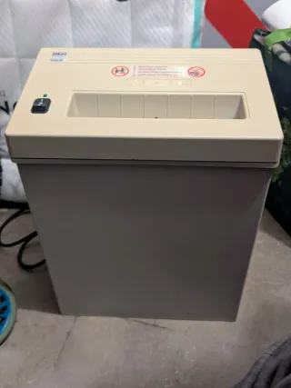 Destructora de papel y documentos IDEAL 2230D