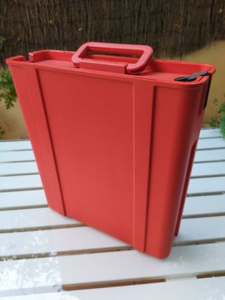 Máquina de escribir Olivetti Valentina Roja