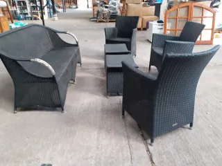 Conjunto Ratán: Sofá, 3 Sillas y 2 Reposapiés