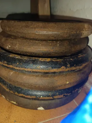 Pesas y barras de gimnasio