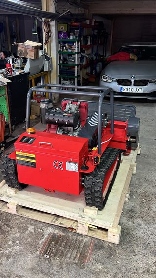 Robot cortacésped desbrozadora