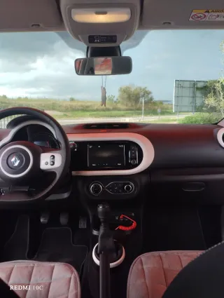 Twingo 2022 en perfecto estado