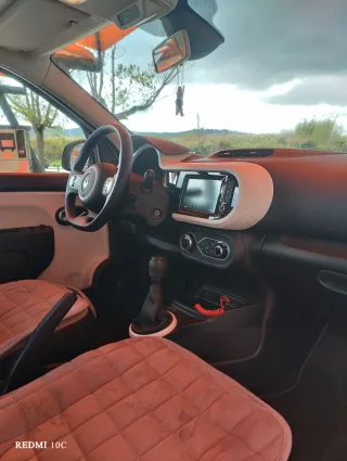 Twingo 2022 en perfecto estado