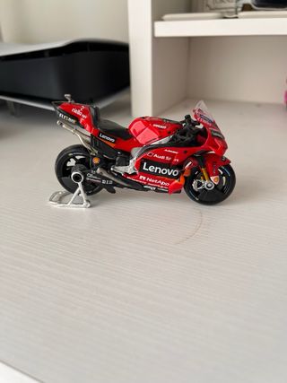 Maqueta Moto GP Ducati Lenovo Team