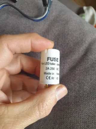 Fusible 2A 250V AC para tubos LED