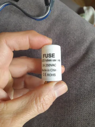 Fusible 2A 250V AC para tubos LED