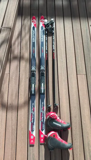 Esquís Salomon 131cm, Botas N31, Bastones 100cm