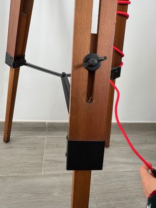 Lámpara Industrial Trípode Madera y Metal