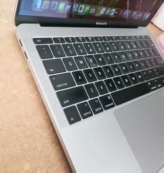 MacBook Pro 13' i7 | 16GB RAM | macOS Sequoia Apple