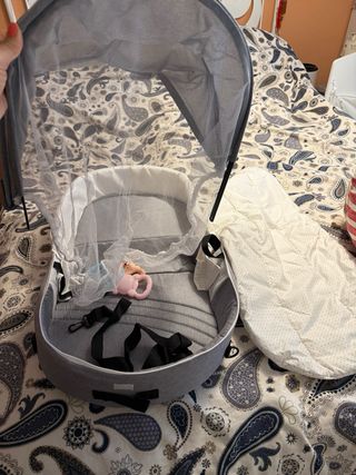 Cuna plegable compacta para bebé