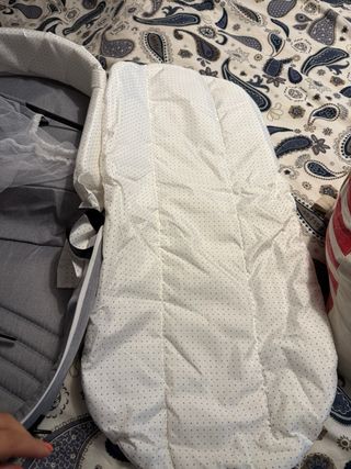 Cuna plegable compacta para bebé