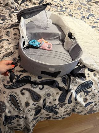 Cuna plegable compacta para bebé