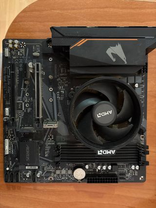 Placa Base Gigabyte Aorus B550