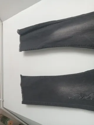 Pantalón vaquero mujer negro deslavado