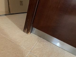 Mueble de madera y metal