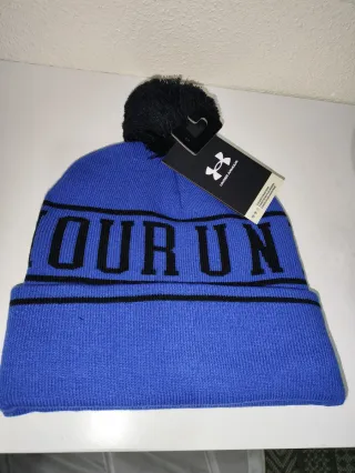 Gorro Under Armour Azul con Pompon Negro