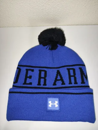 Gorro Under Armour Azul con Pompon Negro