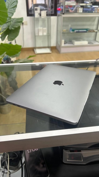 MacBook Pro i5 256GB 8GB RAM Grigio