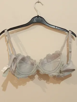 Sujetador color gris, Lise Charmel 85B