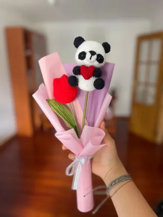 Flores tejidas a crochet: Panda y Tulipán