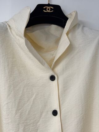 Pijama elegante beige con encaje