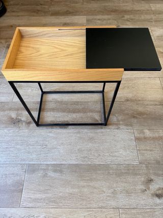 Mesita auxiliar Kave Home madera y metal