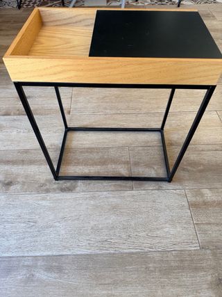 Mesita auxiliar Kave Home madera y metal