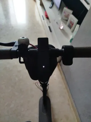 Patinete eléctrico negro