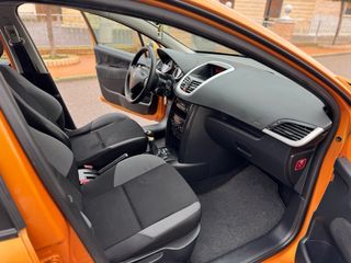 Peugeot 207 impecable! con distintivo