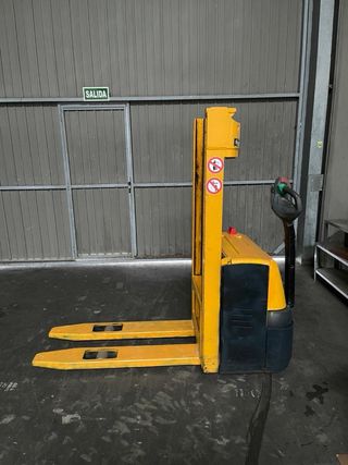 Apilador eléctrico Jungheinrich