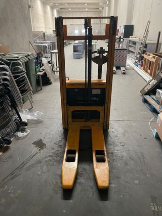 Apilador eléctrico Jungheinrich