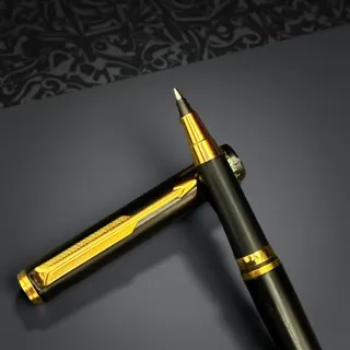 Bolígrafo Parker Negro y Dorado