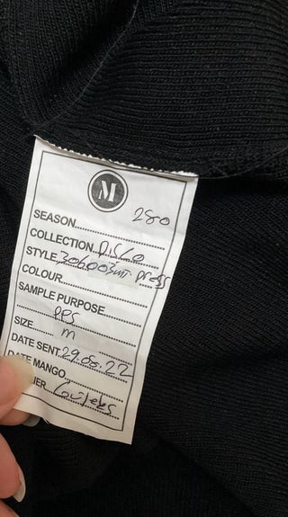 Vestido negro con pedrería plateada