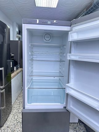 Nevera Liebherr con Garantía y Transporte