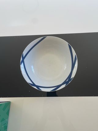 Vajilla y ensaladera azul y blanco