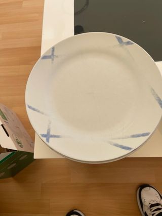 Vajilla y ensaladera azul y blanco