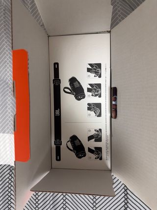 JBL Charge 6 Altavoz Portátil nuevo a estrenar