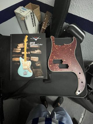 Fender Precision Custom Shop 1962 PBass Fiesta Red